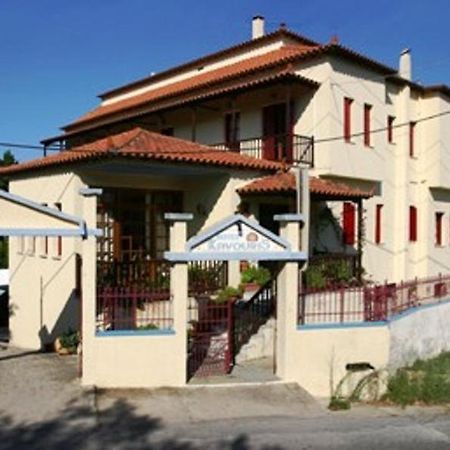 Hotel Kavouris Скопелос Екстериор снимка
